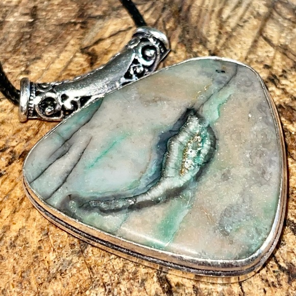 Mariposite Muscovite Pendant 2” - Picture 4 of 9